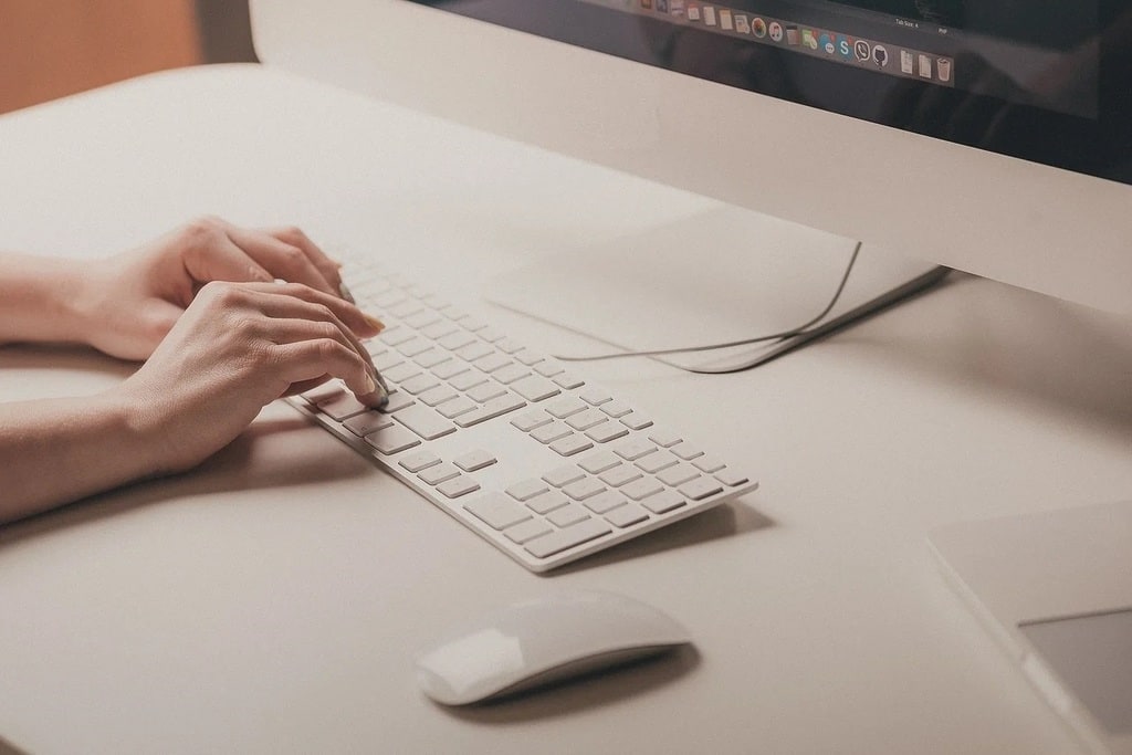 Comment créer une entreprise en ligne facilement ?
